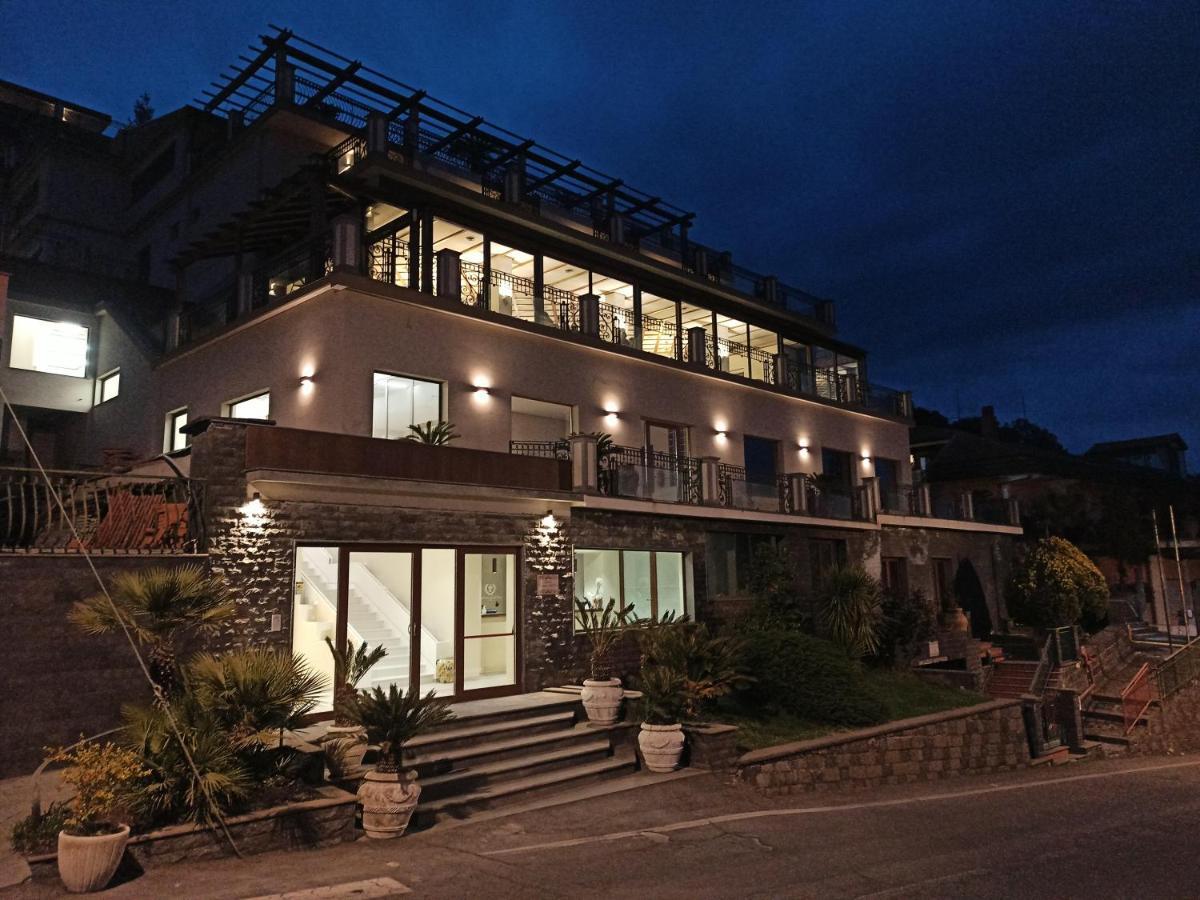 Hotel Primavera Dell'Etna Zafferana Etnea Exterior photo
