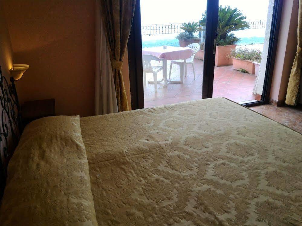 Hotel Primavera Dell'Etna Zafferana Etnea Exterior photo